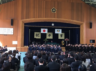 甲賀中学校の卒業式の様子