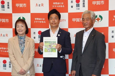 令和4年10月24日意見書提出の写真
