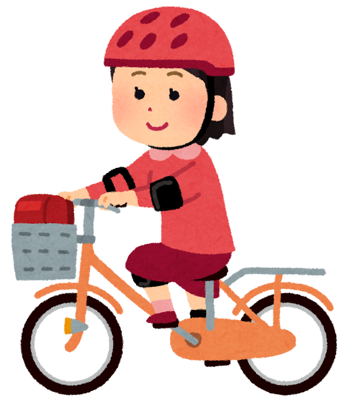 子どもがヘルメットを被り自転車に乗っている