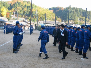 通常点検を行う市長