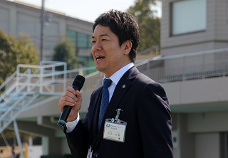 歓迎のあいさつをする市長