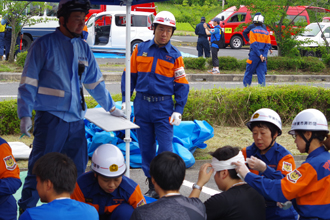 夏季訓練を見学する市長