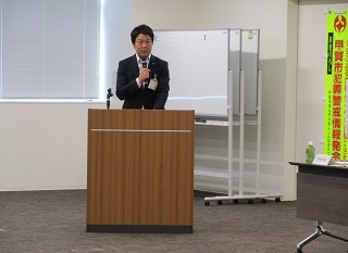 甲賀市あんぜん・あんしんなまちづくり市民会議総会で挨拶する市長