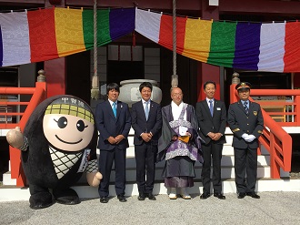 櫟野寺で記念撮影