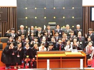 子ども議会集合写真