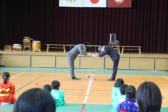 朝宮小学校グランドピアノお披露目式