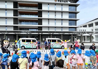 こうかおむつ便出発式１