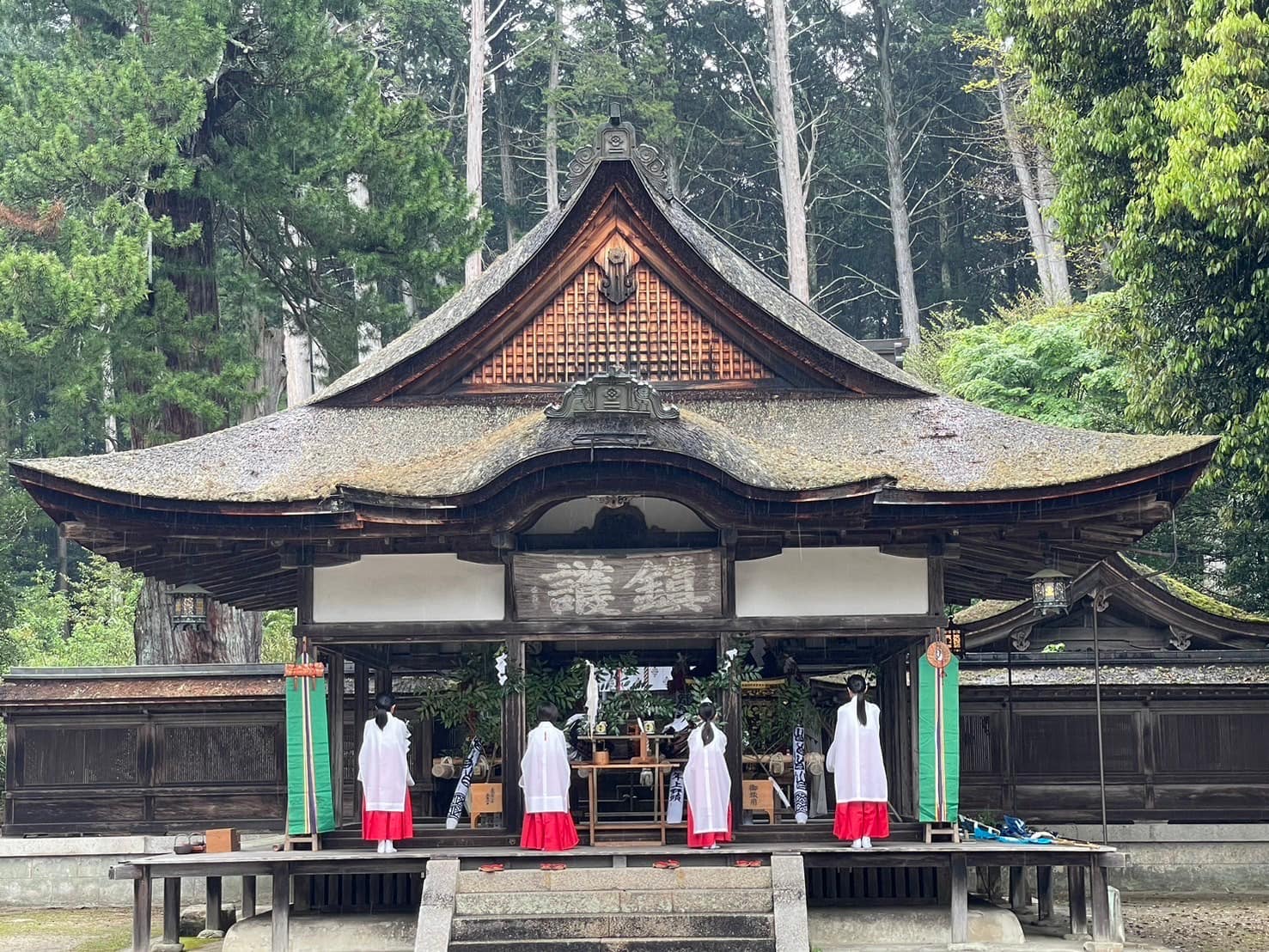 油日神社例大祭の様子