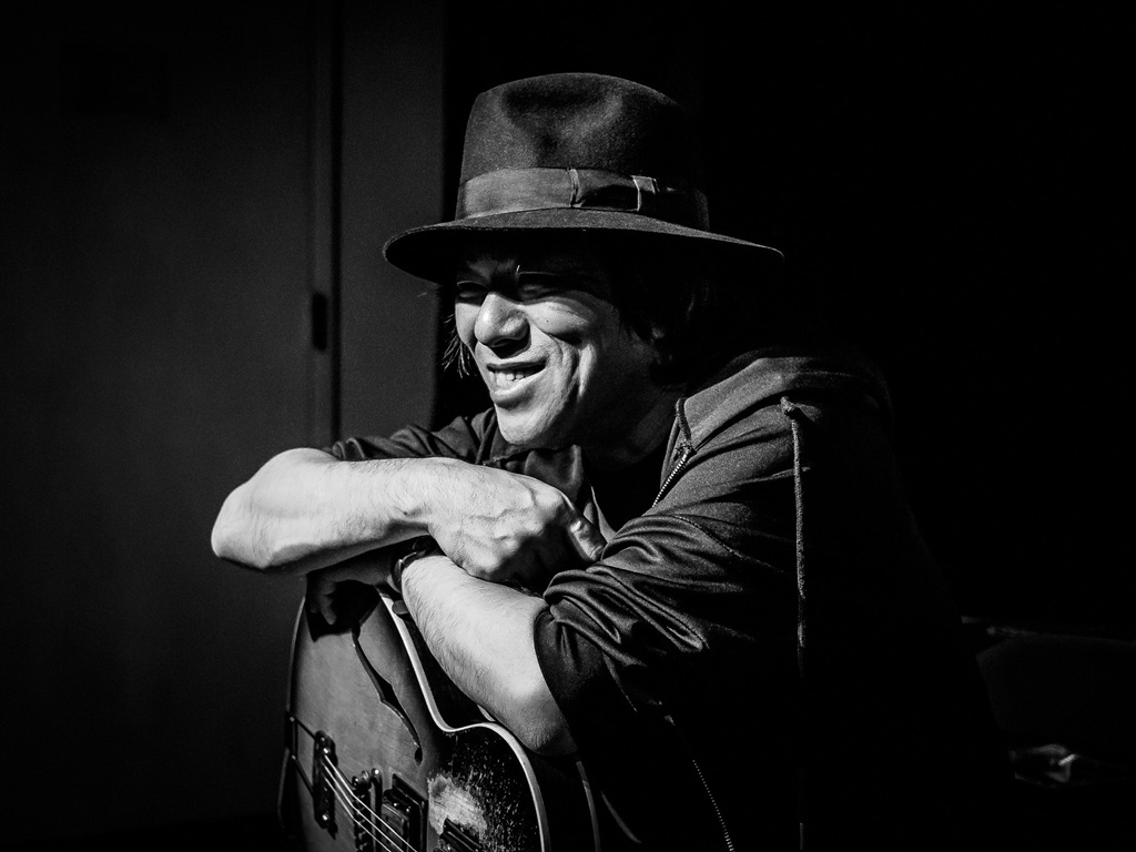 おおともよしひで