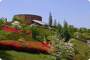 陶芸の森産業展示館外観